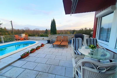 Idyllisches Ferienhaus mit Pool