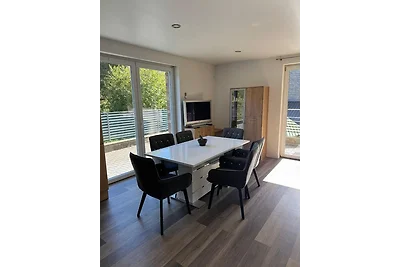 Modernes Wohnen mit Terrasse Und