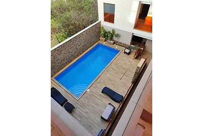 Schöne Wohnung mit Pool, 50m zum