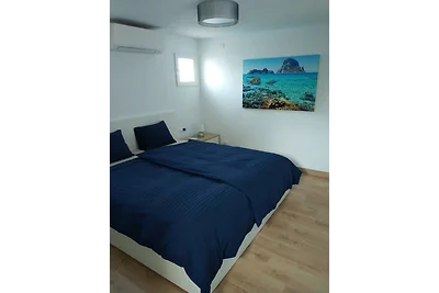 Haus in Cala Tarida, strandnah, bis