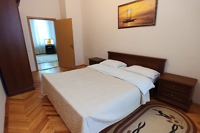 One bedroom. 3 Baseina str.