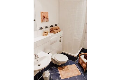 Gemütliche FeWo mit Balkon & WIFI