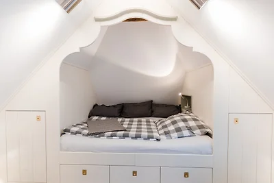 Deichhaus am Greetsieler Hafen /