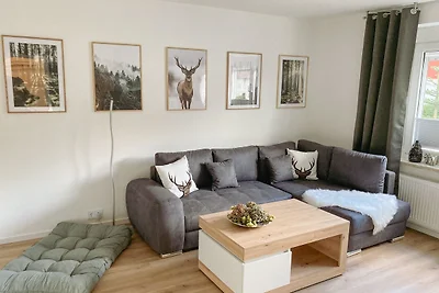 Platzhirsch bei der Purpurbuche