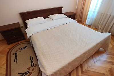 One bedroom. 3 Baseina str.