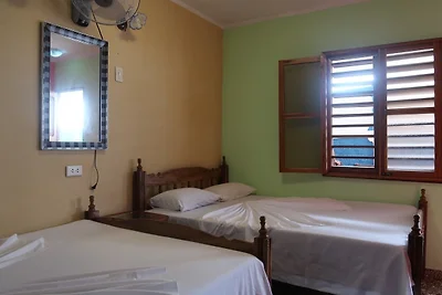 Hostal El Almendro Maritza y Omar