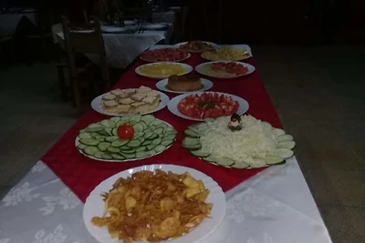 Hostal Caramelo - La Negra y Elier
