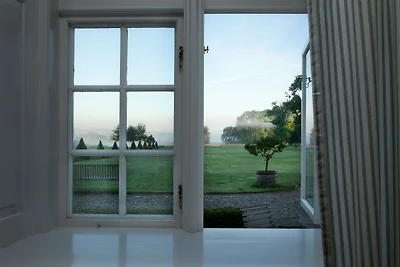 Herrenhaus Linker Seitenflügel I