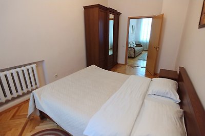 One bedroom. 3 Baseina str.