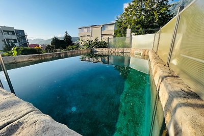 Ferienhaus mit eigenem Pool!