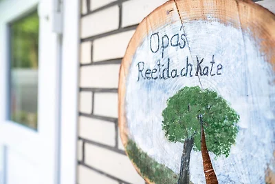 Ferienwohnung "Opas Reetdachkate"