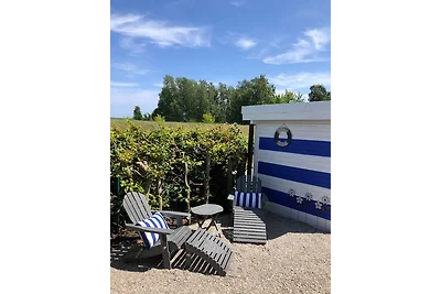 Sonniges Strandhaus am Haff mit