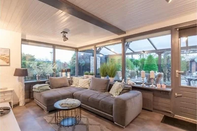 Lichtdurchflutetes Traumhaus 800