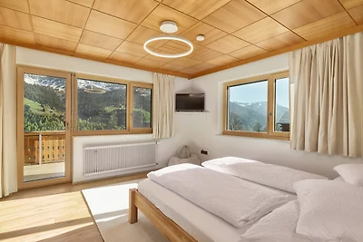 4BR Ski Apartment with Panoramic
