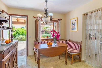 Cottage 50 m From the Beach