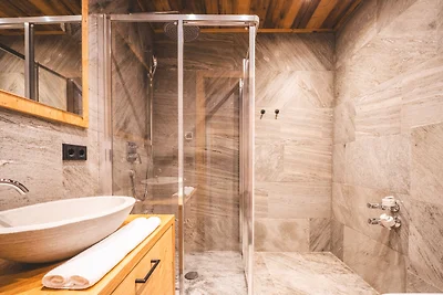 Alpine Essence Luxury Apartment in