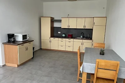 Grosse Möblierte Wohnung Zu