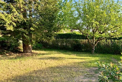 Haus am See mit Kamin in