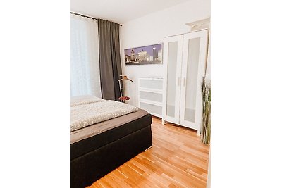 Gemütliche FeWo mit Balkon & WIFI