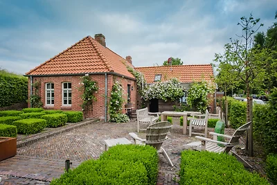 Deichhaus am Greetsieler Hafen /