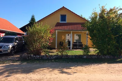 Haus am Plauer See mit Bootssteg