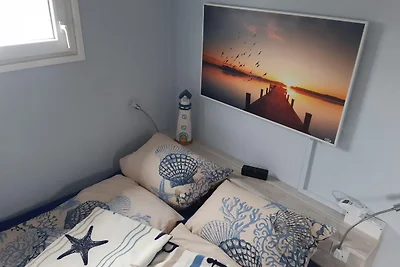 Hausboot, schwimmendes Ferienhaus