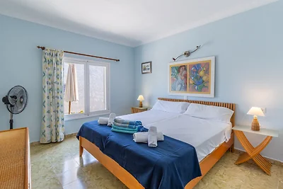 Cottage 50 m From the Beach