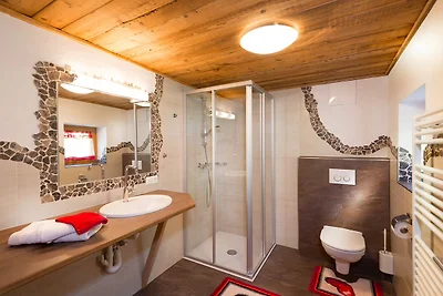 Chalet mit Naturbadeteich