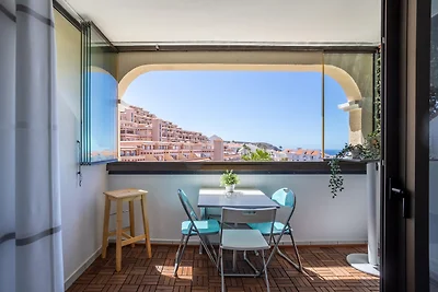 Sonnige Ferienwohnung mit Meersicht