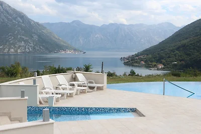 Appartamento Vacanza con famiglia Morinj