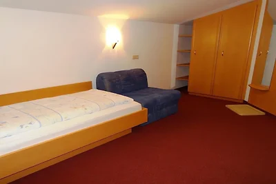 Einzelzimmer (single room)