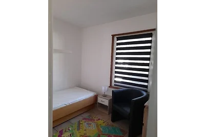 Brockenhütte am Waldesrand