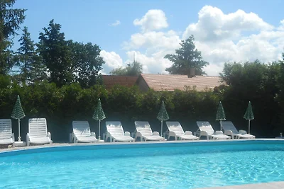 Ferienwohnung mit Pool, Wlan direkt