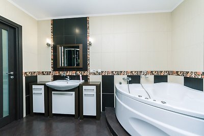 One bedroom. Luxe. 59 Zhylyanska