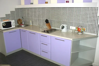 Studio. 33 Saksahanskoho St. Centre