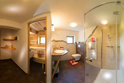 Chalet mit Naturbadeteich