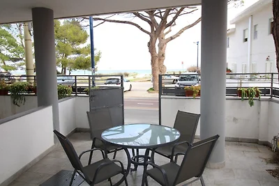 Beach Apartmet - 20 mt from the