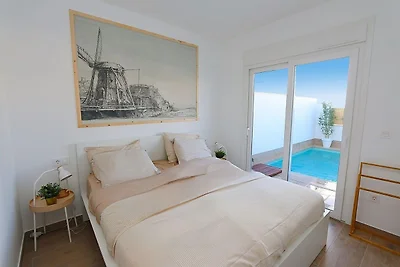 Molino Beach House, Modern home