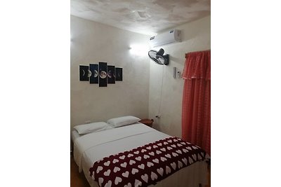 Hostal Henry El Delfin Appartement