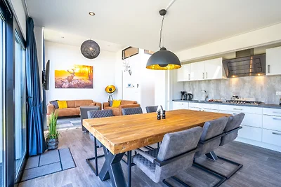 Excellent Cube mit Dachterrasse.