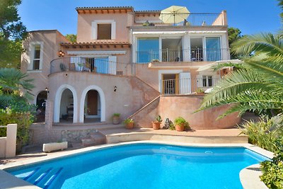 Villa with incredible sea views and