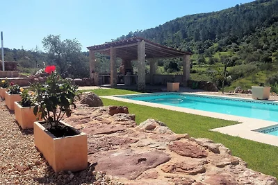 Casa Vale Vinagre 8P with pool in a