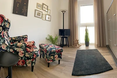 Port Marina "Schlagseite"