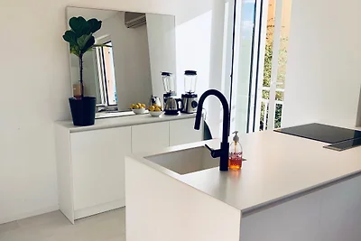 Moderne Wohnung mit Seesicht