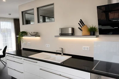 Apartment 35, "Captain's