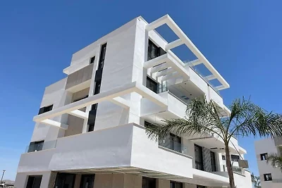 Luxury Apt | Access to Europe’s