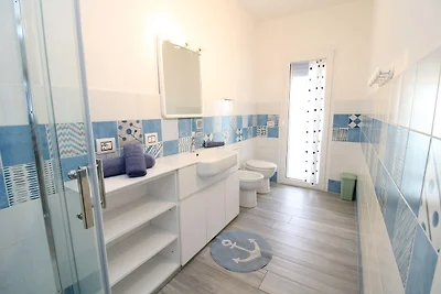 Beach Apartmet - 20 mt from the