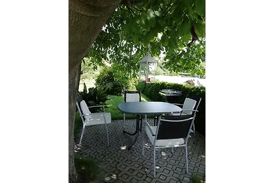 Kleiner Bungalow im Grünen