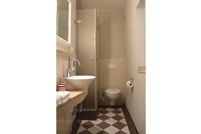 Einzelzimmer mit Küchenniesche