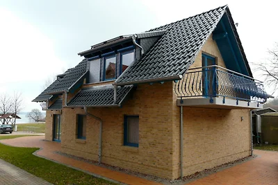 Ferienhaus direkt an See & Strand